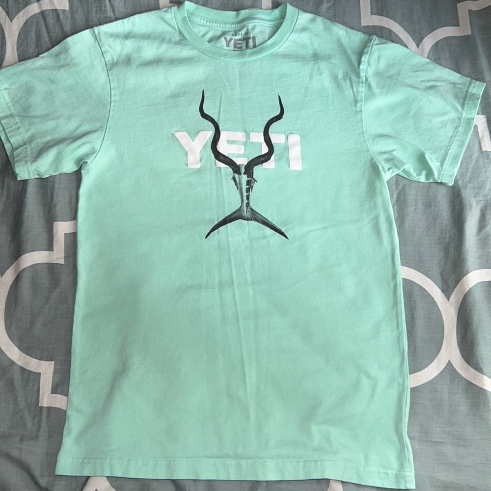 🟨 Yeti Tshirt 🔷
